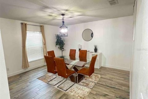 House in Haines City, Florida 3 bedrooms, 147.9 sq.m. № 2143291 - photo 9