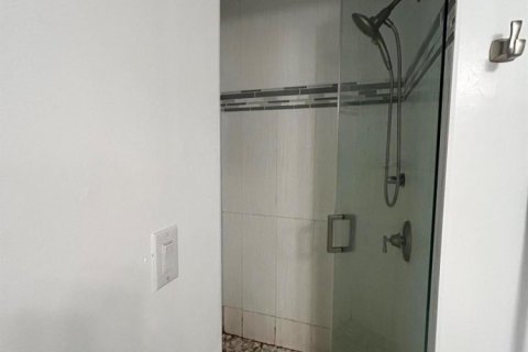 Condo in Margate, Florida, 2 bedrooms № 2183142 - photo 9