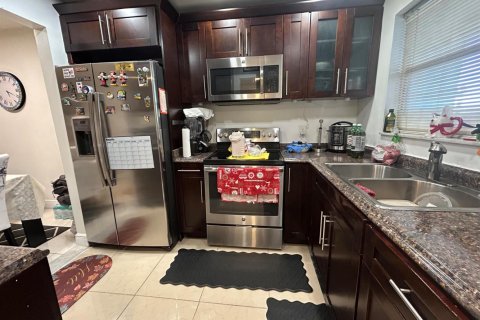Condo in Margate, Florida, 2 bedrooms № 2183142