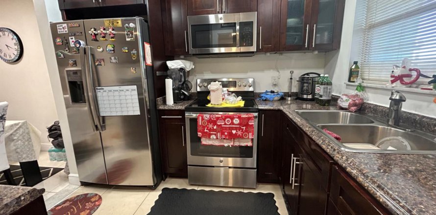 Condo in Margate, Florida, 2 bedrooms № 2183142