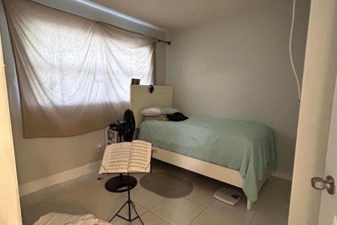 Condo in Margate, Florida, 2 bedrooms № 2183142 - photo 7