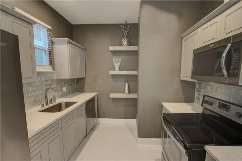 Apartamento en alquiler en Orlando, Florida, 3 dormitorios, 111.85 m2 № 1911558 - foto 5