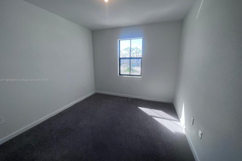 Adosado en alquiler en Miami, Florida, 4 dormitorios, 169.83 m2 № 1963396 - foto 15