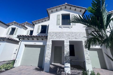 Adosado en alquiler en Miami, Florida, 4 dormitorios, 169.83 m2 № 1963396 - foto 1