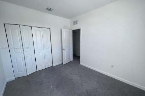 Adosado en alquiler en Miami, Florida, 4 dormitorios, 169.83 m2 № 1963396 - foto 14