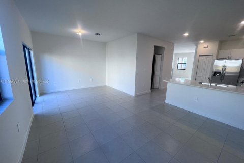 Adosado en alquiler en Miami, Florida, 4 dormitorios, 169.83 m2 № 1963396 - foto 6