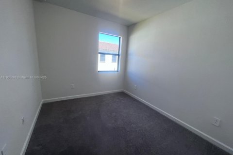 Adosado en alquiler en Miami, Florida, 4 dormitorios, 169.83 m2 № 1963396 - foto 18