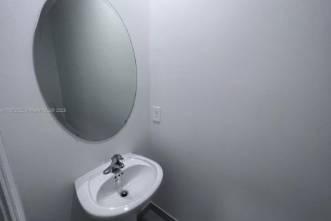 Adosado en alquiler en Miami, Florida, 4 dormitorios, 169.83 m2 № 1963396 - foto 11