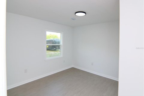 House in Palm Bay, Florida 4 bedrooms, 147.81 sq.m. № 2110982 - photo 9