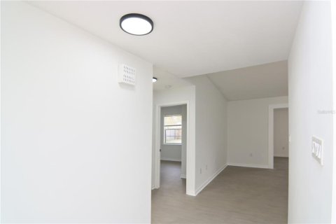 House in Palm Bay, Florida 4 bedrooms, 147.81 sq.m. № 2110982 - photo 14