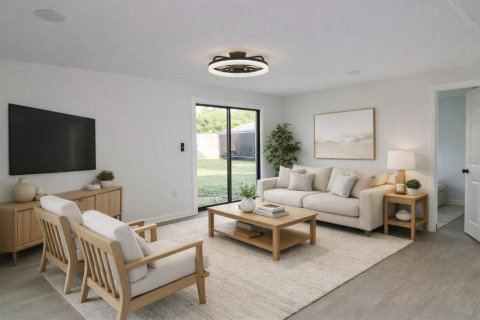 House in Palm Bay, Florida 4 bedrooms, 147.81 sq.m. № 2110982 - photo 8