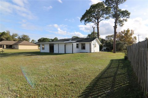 House in Palm Bay, Florida 4 bedrooms, 147.81 sq.m. № 2110982 - photo 20