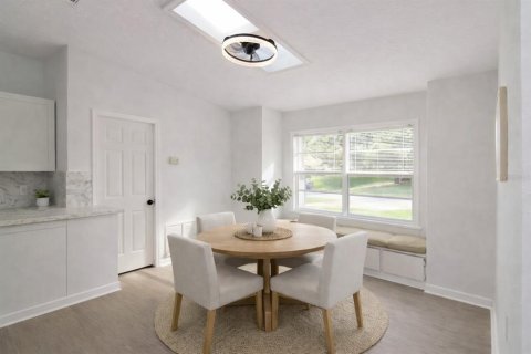 House in Palm Bay, Florida 4 bedrooms, 147.81 sq.m. № 2110982 - photo 4