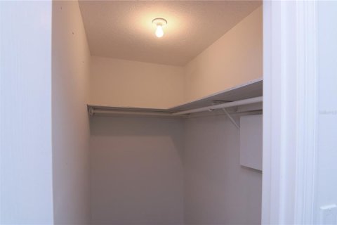 House in Palm Bay, Florida 4 bedrooms, 147.81 sq.m. № 2110982 - photo 13