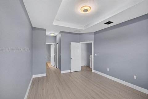 Townhouse in Miami, Florida 4 bedrooms, 183.95 sq.m. № 1889918 - photo 15