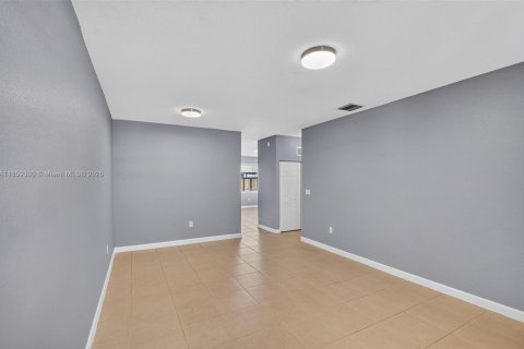 Townhouse in Miami, Florida 4 bedrooms, 183.95 sq.m. № 1889918 - photo 30