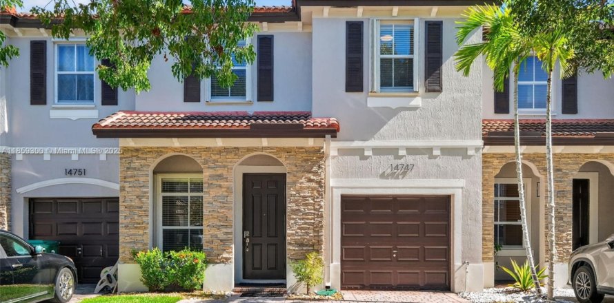 Touwnhouse à Miami, Floride 4 chambres, 183.95 m2 № 1889918