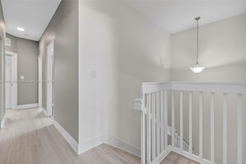 Townhouse in Miami, Florida 4 bedrooms, 183.95 sq.m. № 1889918 - photo 29