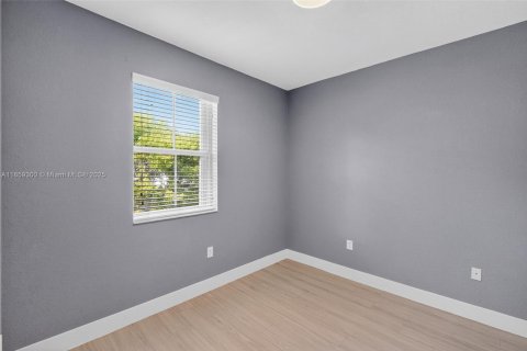 Townhouse in Miami, Florida 4 bedrooms, 183.95 sq.m. № 1889918 - photo 26