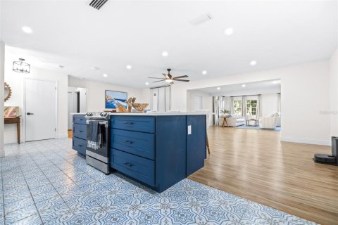 Villa ou maison à vendre à Clearwater, Floride: 4 chambres, 187.48 m2 № 1719477 - photo 9
