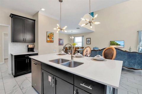 Villa ou maison à vendre à Davenport, Floride: 5 chambres, 286.23 m2 № 1723540 - photo 13