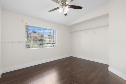 House in Deerfield Beach, Florida 2 bedrooms, 76.74 sq.m. № 1890019 - photo 15