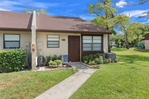 House in Deerfield Beach, Florida 2 bedrooms, 76.74 sq.m. № 1890019 - photo 4