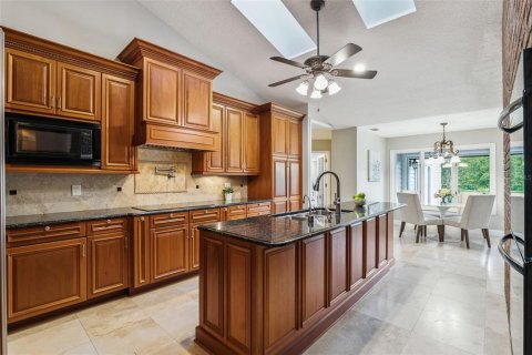 House in Longwood, Florida 5 bedrooms, 414.99 sq.m. № 2360945 - photo 13