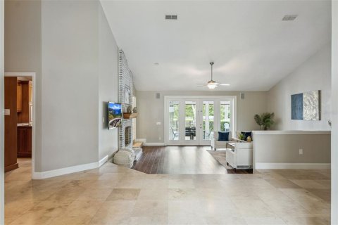 House in Longwood, Florida 5 bedrooms, 414.99 sq.m. № 2360945 - photo 4