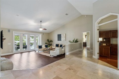 House in Longwood, Florida 5 bedrooms, 414.99 sq.m. № 2360945 - photo 5
