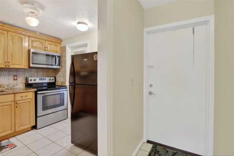 Condominio en venta en Plantation, Florida, 2 dormitorios, 83.52 m2 № 1991061 - foto 8