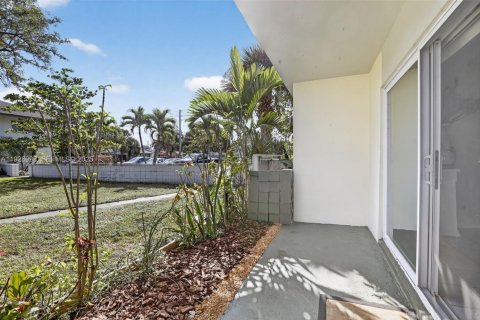 Condominio en venta en Plantation, Florida, 2 dormitorios, 83.52 m2 № 1991061 - foto 4