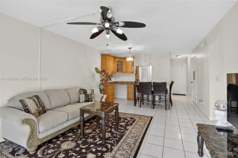 Condominio en venta en Plantation, Florida, 2 dormitorios, 83.52 m2 № 1991061 - foto 14