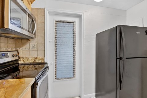 Condominio en venta en Plantation, Florida, 2 dormitorios, 83.52 m2 № 1991061 - foto 10