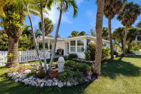 Casa en venta en Holmes Beach, Florida, 2 dormitorios, 117.99 m2 № 1883879 - foto 1