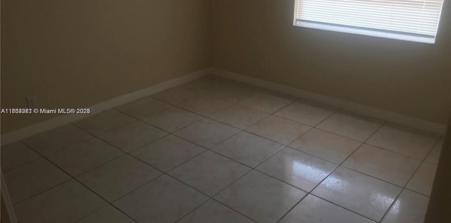Immobilier commercial à Lauderhill, Floride 1 chambre, 138.05 m2 № 1830821