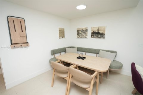 Condominio en venta en Miami, Florida, 1 dormitorio, 54.25 m2 № 2041688 - foto 23