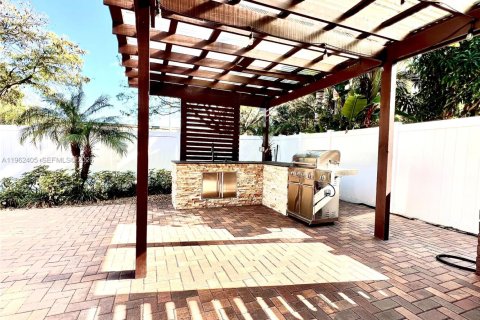Купить виллу или дом в Тамарак, Флорида 4 комнаты, 206.8м2, № 2025746 - фото 3