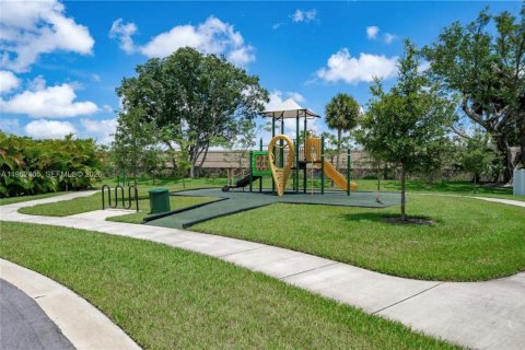 Купить виллу или дом в Тамарак, Флорида 4 комнаты, 206.8м2, № 2025746 - фото 21