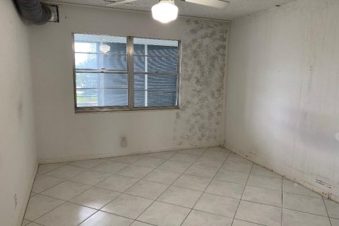 Condo in Deerfield Beach, Florida, 2 bedrooms  № 2176283 - photo 12