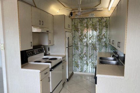 Condo in Deerfield Beach, Florida, 2 bedrooms  № 2176283 - photo 8
