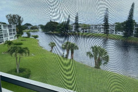 Condo in Deerfield Beach, Florida, 2 bedrooms  № 2176283 - photo 2