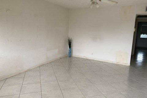 Condo in Deerfield Beach, Florida, 2 bedrooms  № 2176283 - photo 3