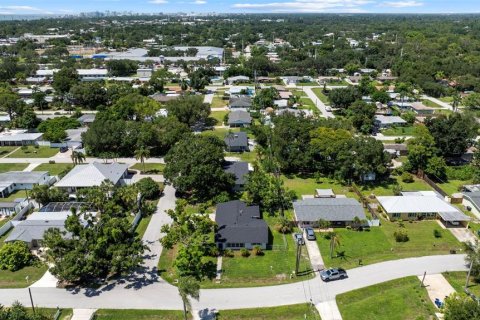 Casa en venta en Sarasota, Florida, 3 dormitorios, 150.5 m2 № 2318853 - foto 9