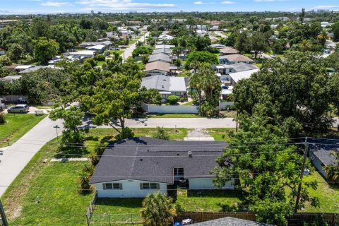Casa en venta en Sarasota, Florida, 3 dormitorios, 150.5 m2 № 2318853 - foto 4