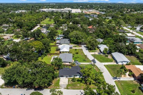 Casa en venta en Sarasota, Florida, 3 dormitorios, 150.5 m2 № 2318853 - foto 8
