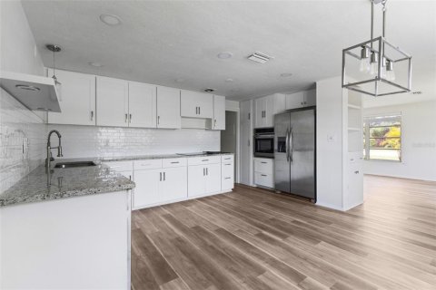 Casa en venta en Sarasota, Florida, 3 dormitorios, 150.5 m2 № 2318853 - foto 19
