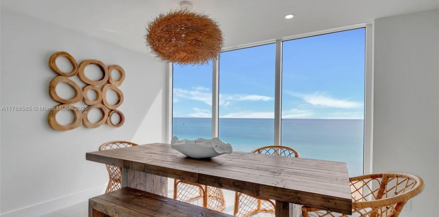 Condo in Miami Beach, Florida, 2 bedrooms  № 1645159