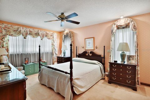 House in Orlando, Florida 4 bedrooms, 258.64 sq.m. № 1807989 - photo 12