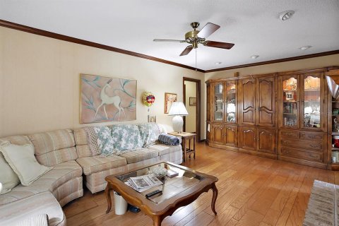 House in Orlando, Florida 4 bedrooms, 258.64 sq.m. № 1807989 - photo 11